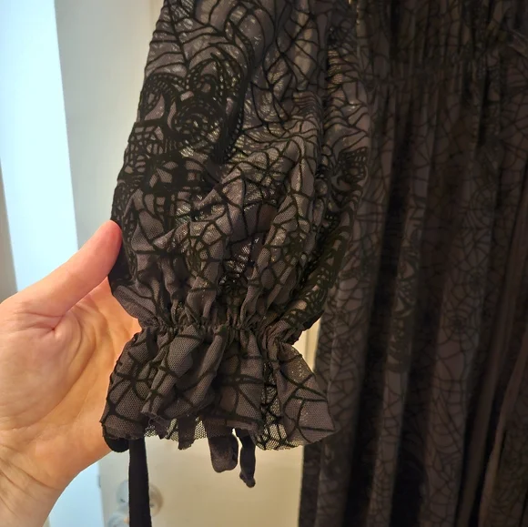 Blackmilk Spiderweb Lace Maxi Duster, M - Picture 3 of 4